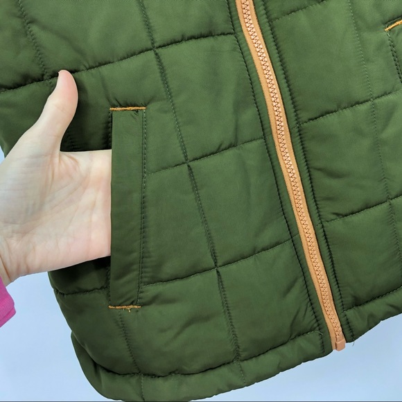 Cat & Jack cozy vest with faux fur lining - Picture 4 of 8